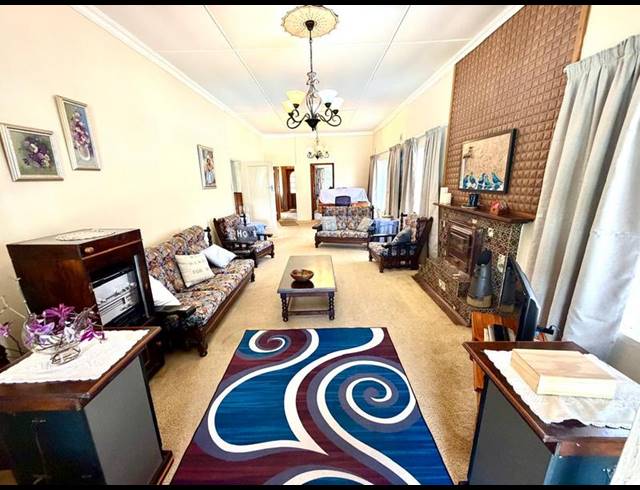 6 BEDROOM HOUSE FOR SALE IN CLARENDON